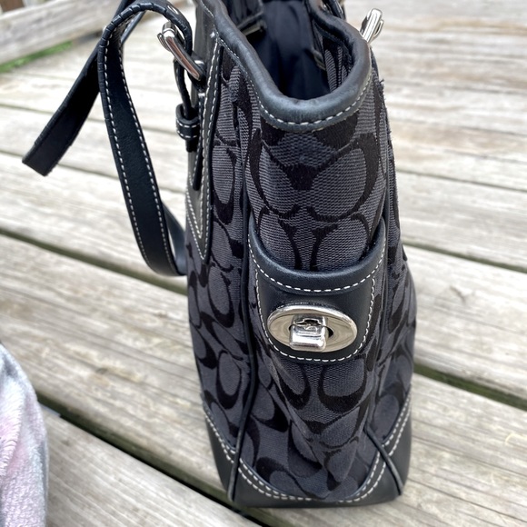 Coach Purse - Picture 4 of 7